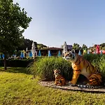 Adam & Eva, Near Terme Olimia, Free Parking פודצ'טרטק