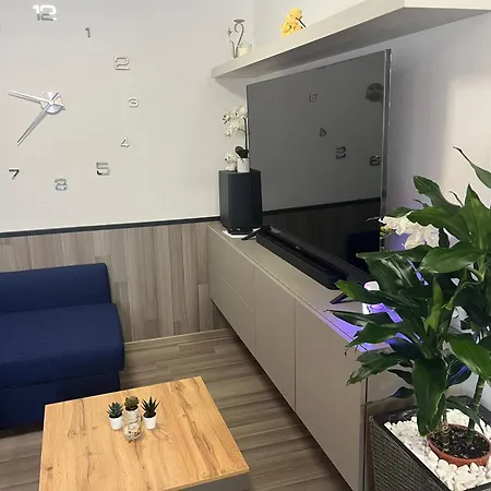 Adam & Eva, Near Aqualuna, Free Parking Апартаменты