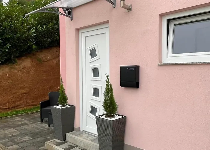 Adam & Eva, Near Terme Olimia, Free Parking פודצ'טרטק