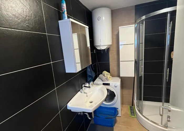 Adam & Eva, Near Terme Olimia, Free Parking